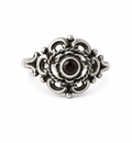 Vintage 835 Silver Garnet Ring. UK size: O