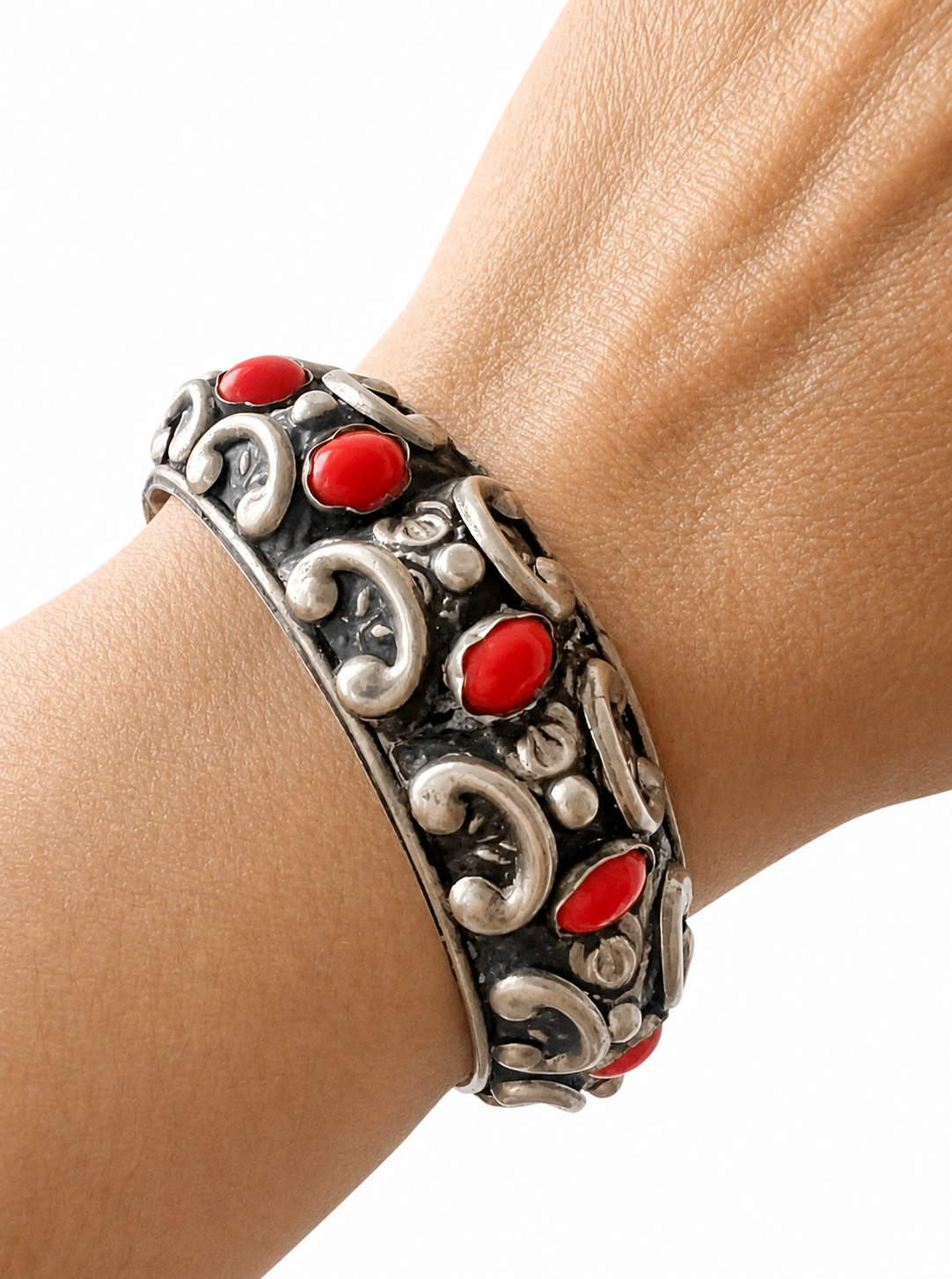 Vintage Italian Alpacca Hinged Bangle.