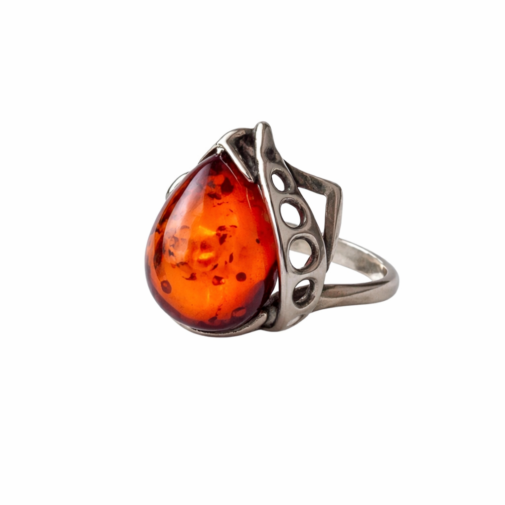 Vintage Silver Baltic Amber Ring. UK Size: O