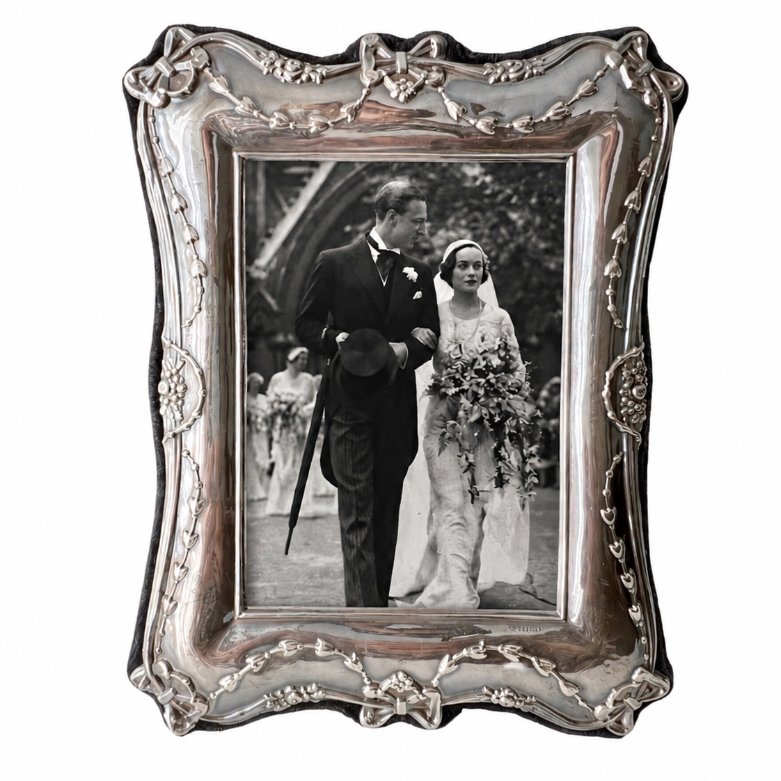 Sterling Silver Photo Frame – Keyford Frames Ltd, Birmingham 1993, Ribbon & Garland Design