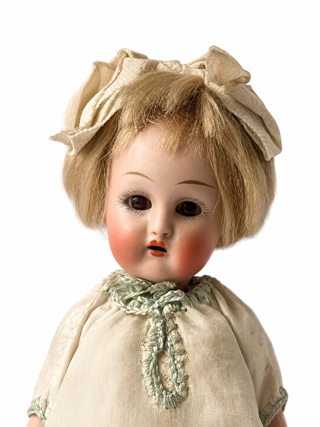 Antique Kämmer & Reinhardt Halbig Bisque Head Mignonette Doll . 19 cm - 7.5 in