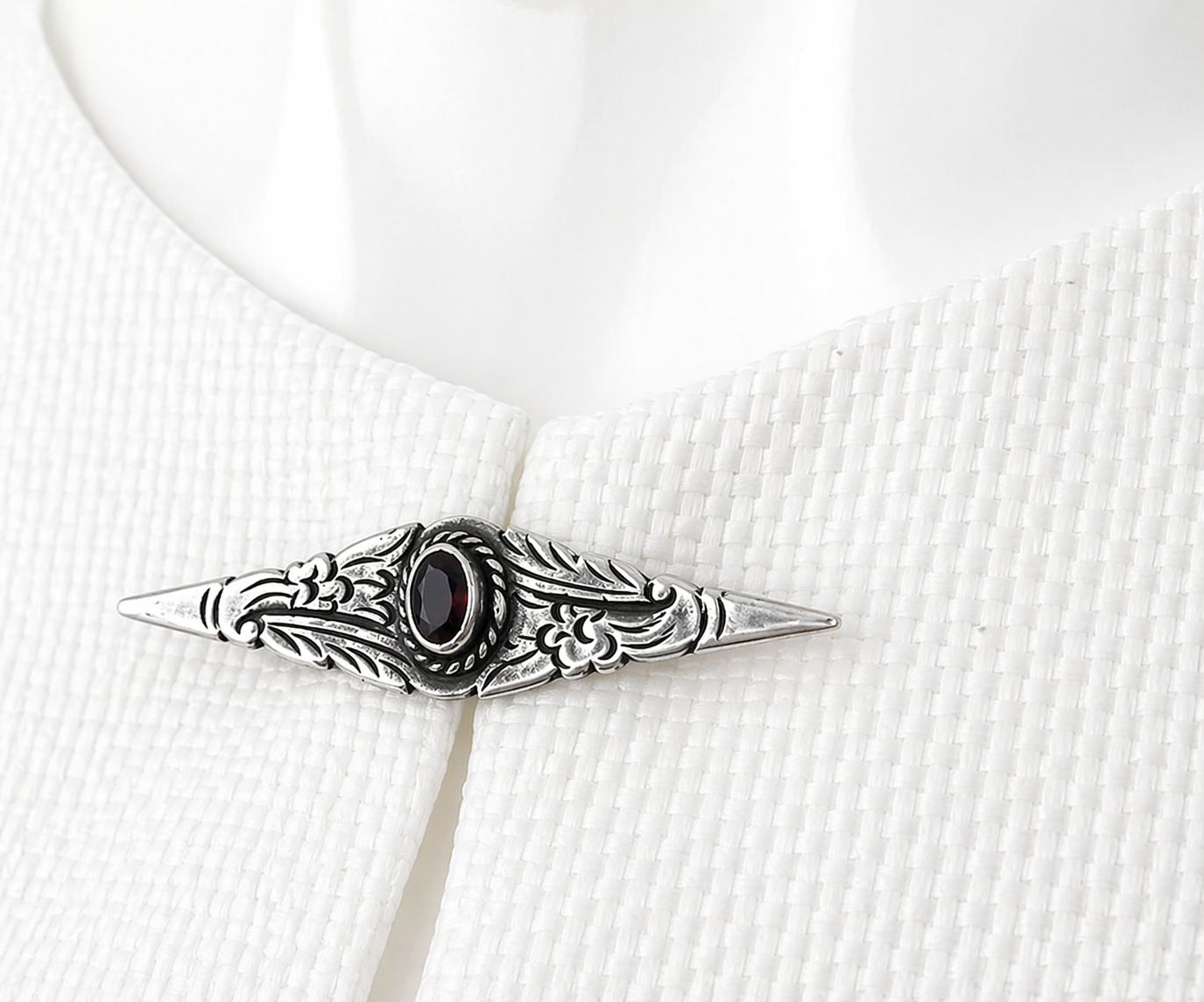 Vintage 825 Silver Bar Brooch with Garnet.