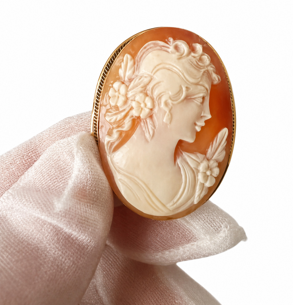 Antique Victorian  9ct Gold Shell Cameo Brooch Pendant