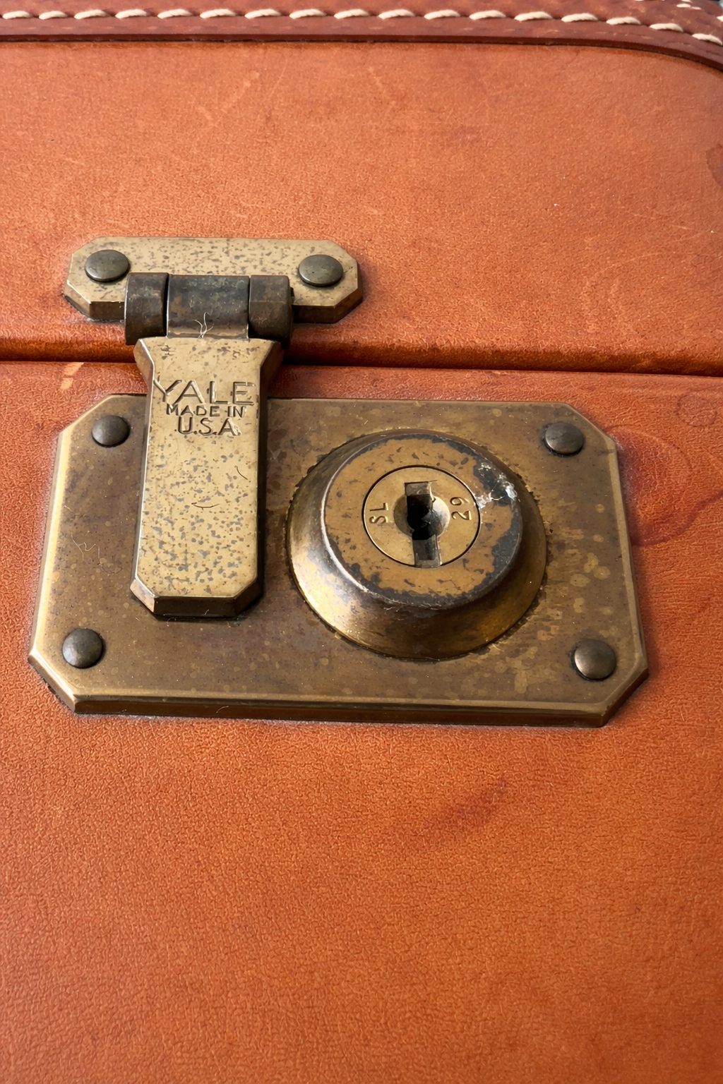Antique Belber Suitcase 1910s – California Saddle Leather Trunk, Brass Hardware, Early 1900s Travel Luggage