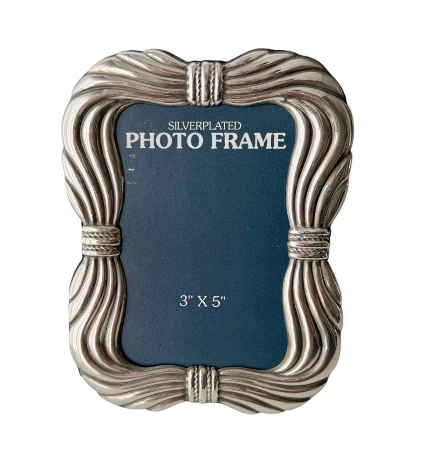 Vintage 1980s Silver Plated Photo Frame – Ornate Ribbed 3 x 5 Picture Frame