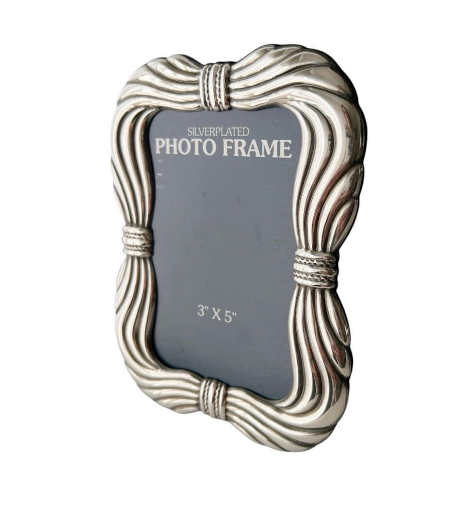 Vintage 1980s Silver Plated Photo Frame – Ornate Ribbed 3 x 5 Picture Frame