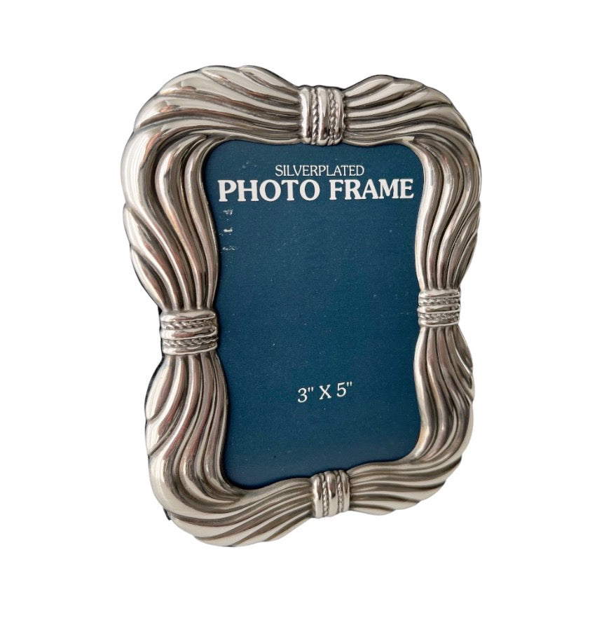 Vintage 1980s Silver Plated Photo Frame – Ornate Ribbed 3 x 5 Picture Frame