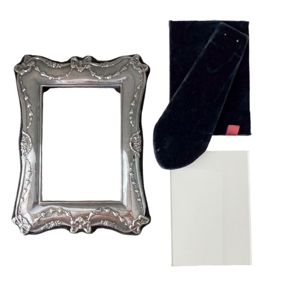 Sterling Silver Photo Frame – Keyford Frames Ltd, Birmingham 1993, Ribbon & Garland Design