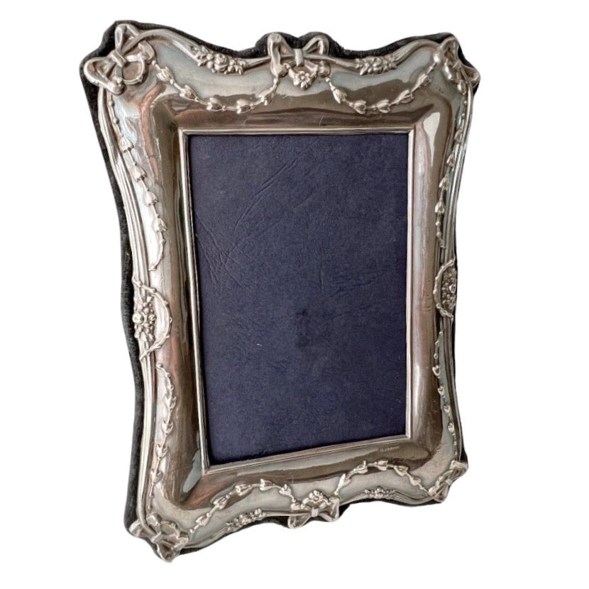 Sterling Silver Photo Frame – Keyford Frames Ltd, Birmingham 1993, Ribbon & Garland Design