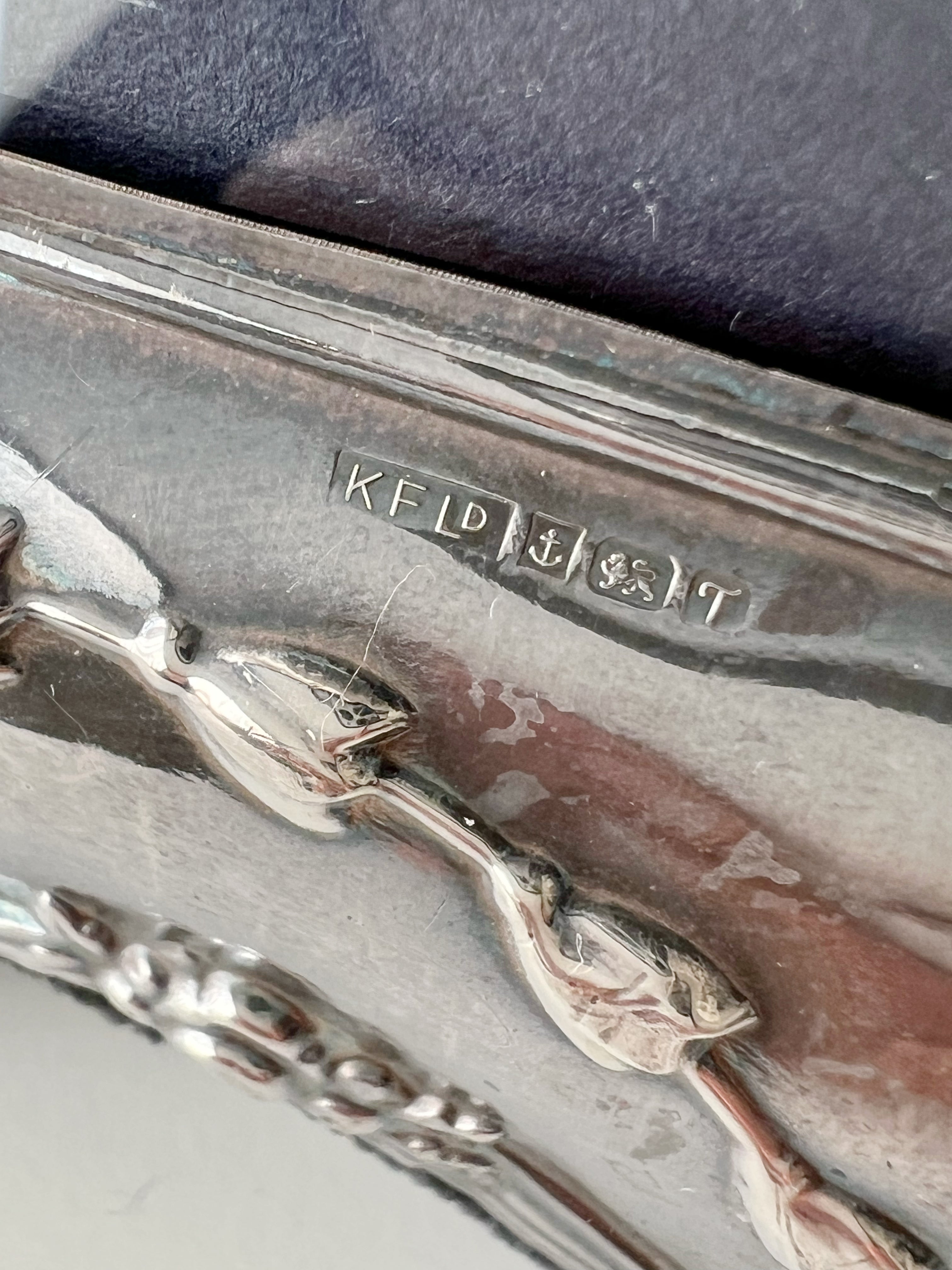 Sterling Silver Photo Frame – Keyford Frames Ltd, Birmingham 1993, Ribbon & Garland Design