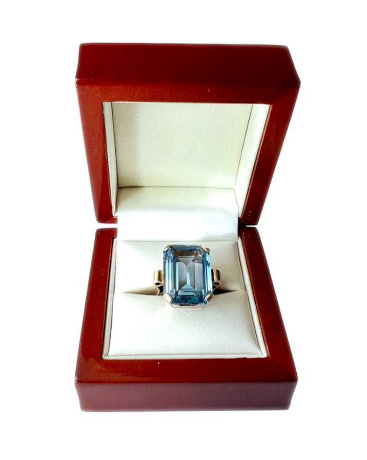 Vintage 9ct Gold Synthetic Blue Spinel Cocktail Ring, Dublin 1967, UK L / EU 51 / US 5.75