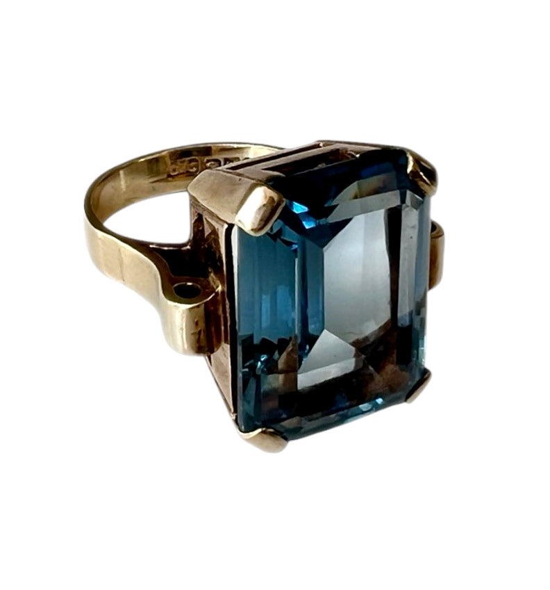 Vintage 9ct Gold Synthetic Blue Spinel Cocktail Ring, Dublin 1967, UK L / EU 51 / US 5.75