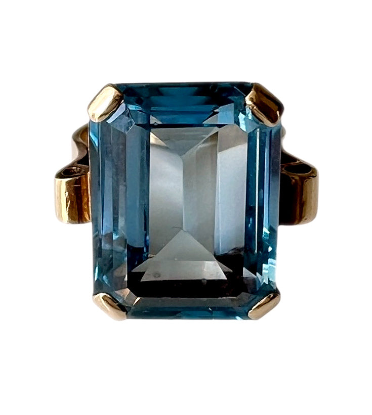 Vintage 9ct Gold Synthetic Blue Spinel Cocktail Ring, Dublin 1967, UK L / EU 51 / US 5.75