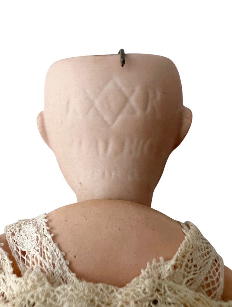 Antique Kämmer & Reinhardt Halbig Bisque Head Mignonette Doll . 19 cm - 7.5 in