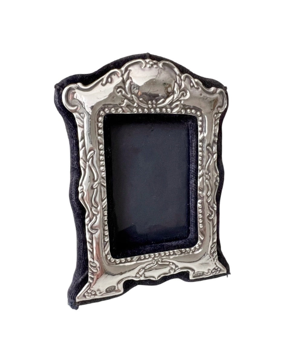 Keyford Sterling Photo Frame, London 1989, Small Embossed Design