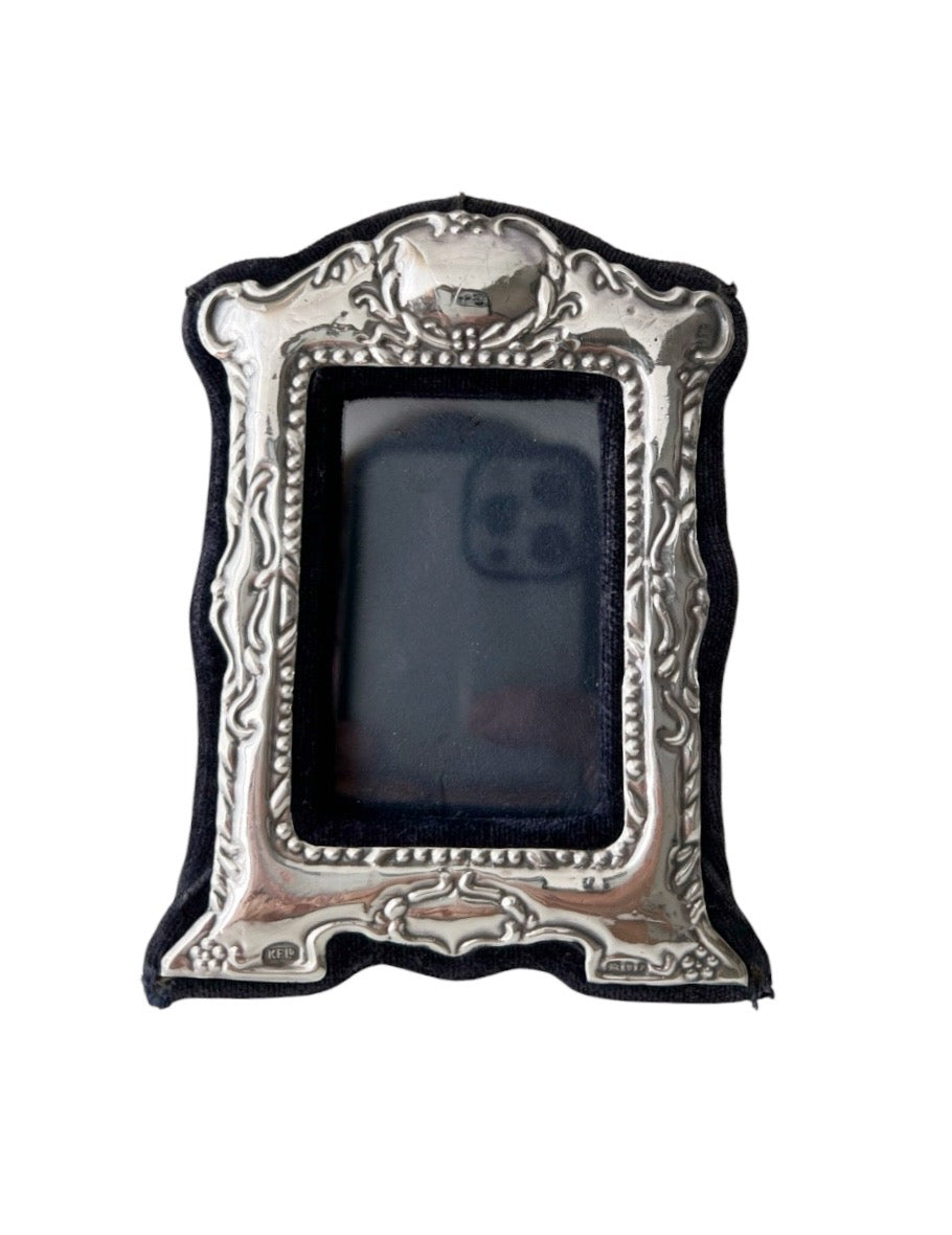 Keyford Sterling Photo Frame, London 1989, Small Embossed Design