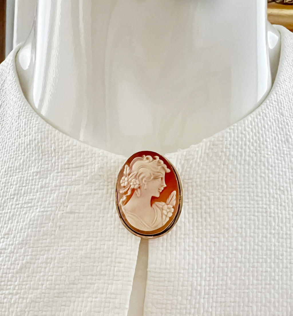 Antique Victorian  9ct Gold Shell Cameo Brooch Pendant