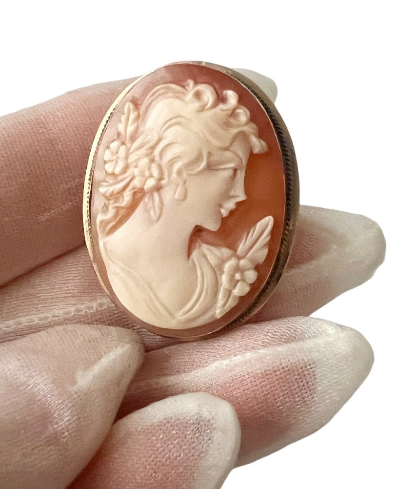 Antique Victorian  9ct Gold Shell Cameo Brooch Pendant