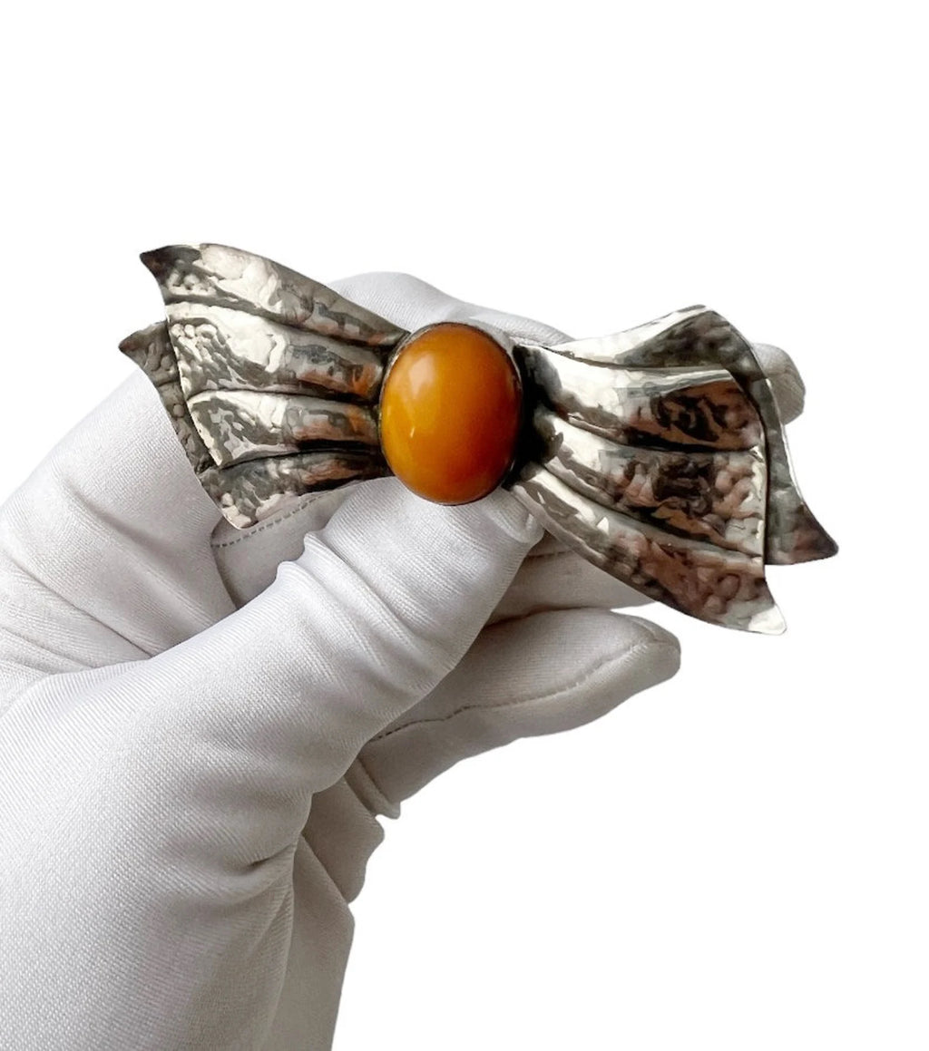 Vintage Bow Brooch. Silver and Baltic Amber.