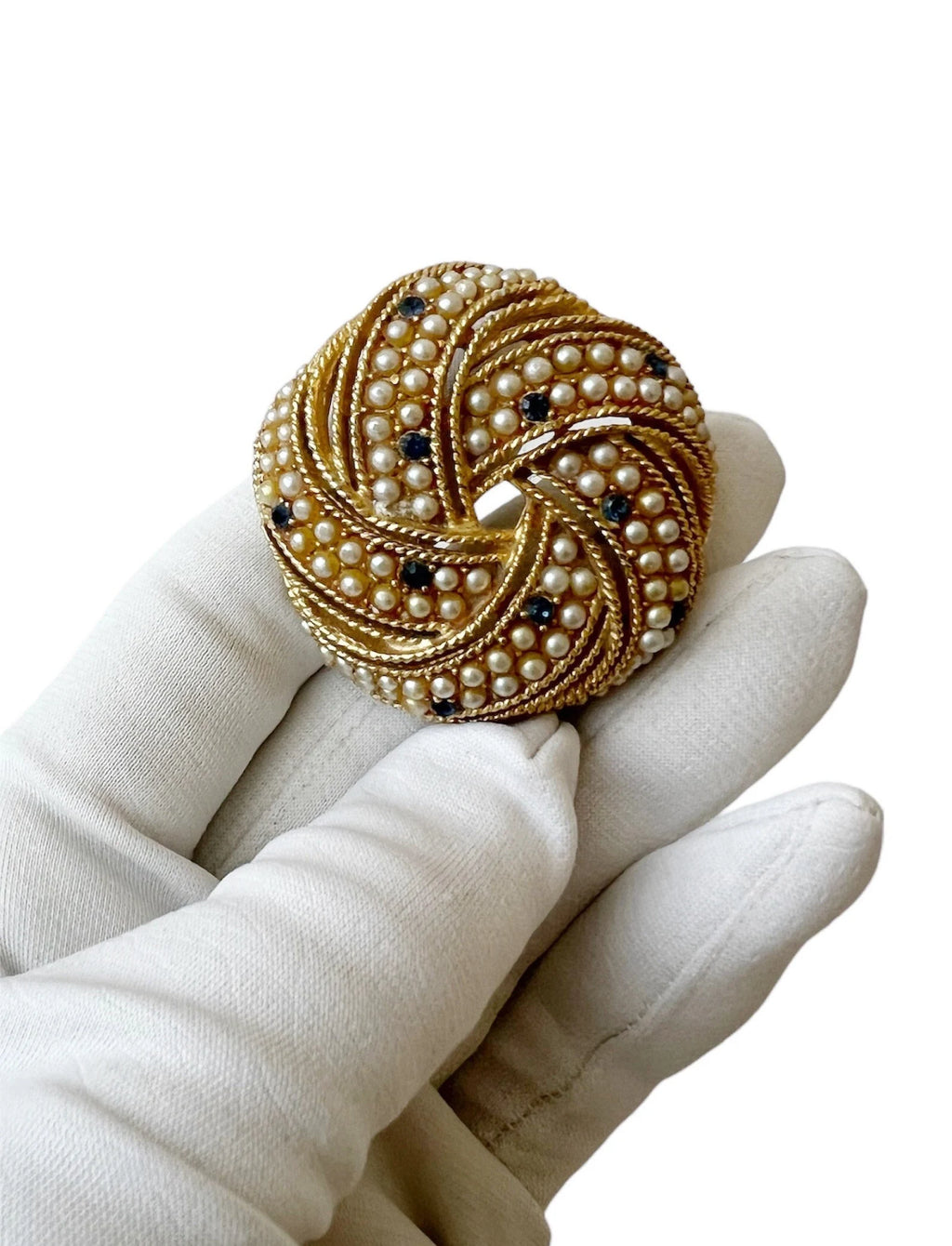 Vintage Love Knot Ribbon Brooch.