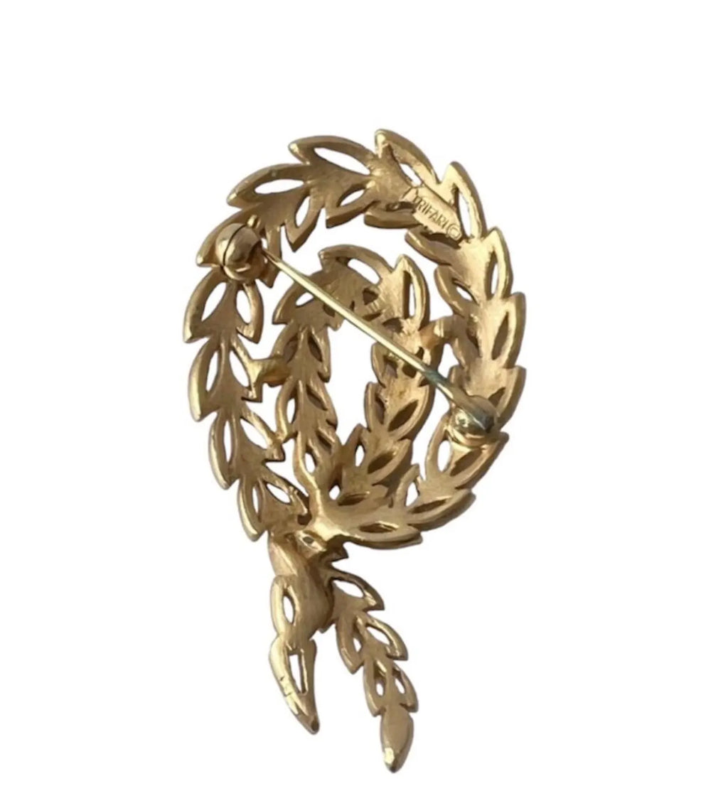 Vintage Trifari Gold Tone Leaf Wreath Brooch