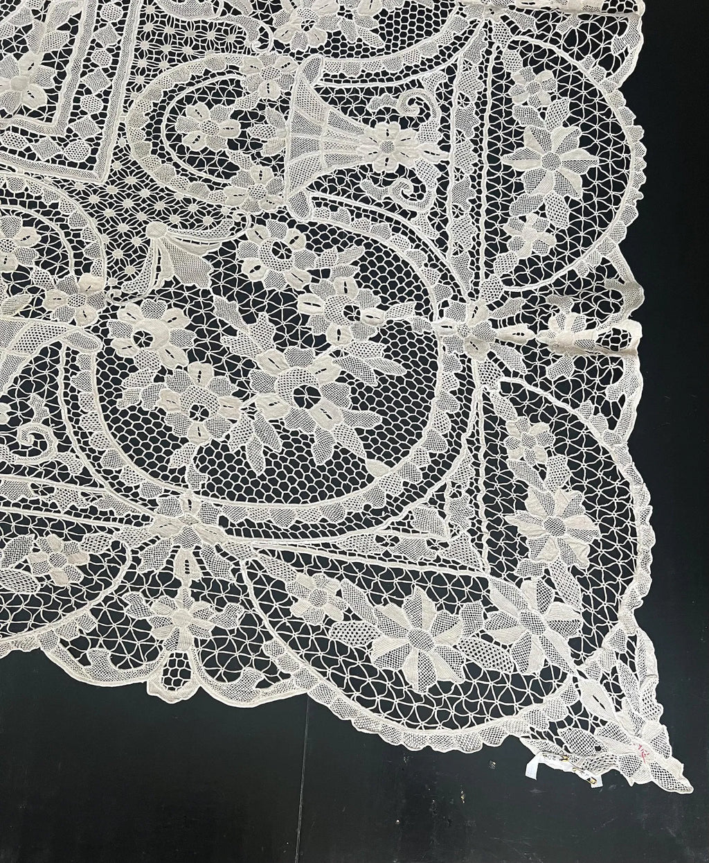 Antique Point de Venise Lace Tablecloth & Napkins - Floral Needlepoint - 1880-1920