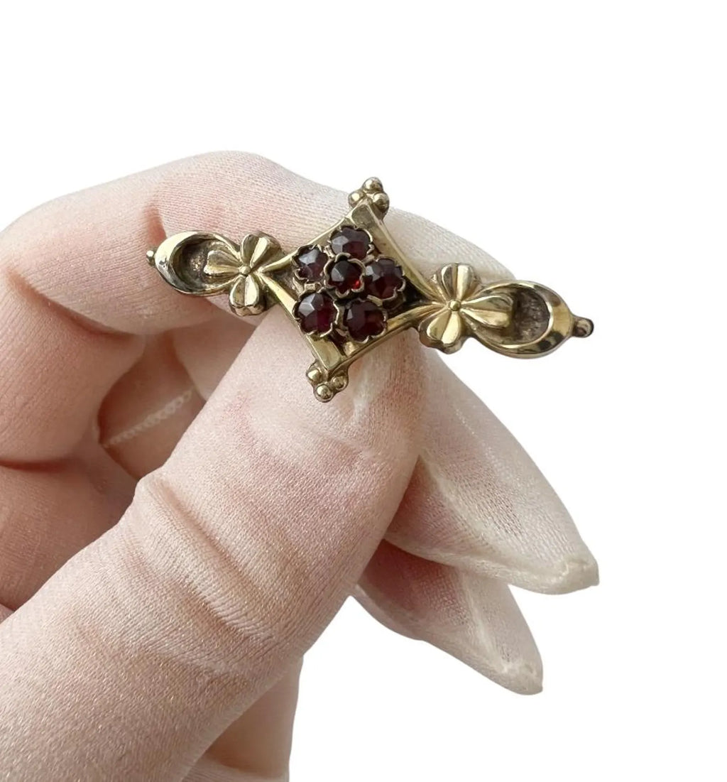 Antique Garnet Brooch.