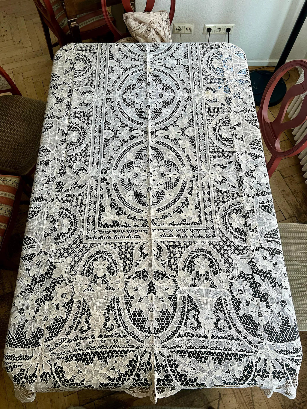 Antique Point de Venise Lace Tablecloth & Napkins - Floral Needlepoint - 1880-1920