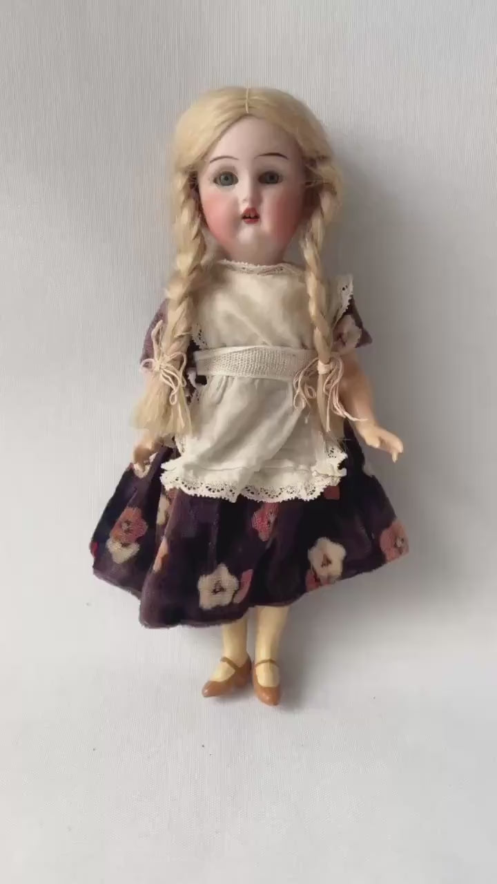 Antique Kammer & Reinhardt Bisque Mignonette Doll: 7.5" Sleeping Eyes