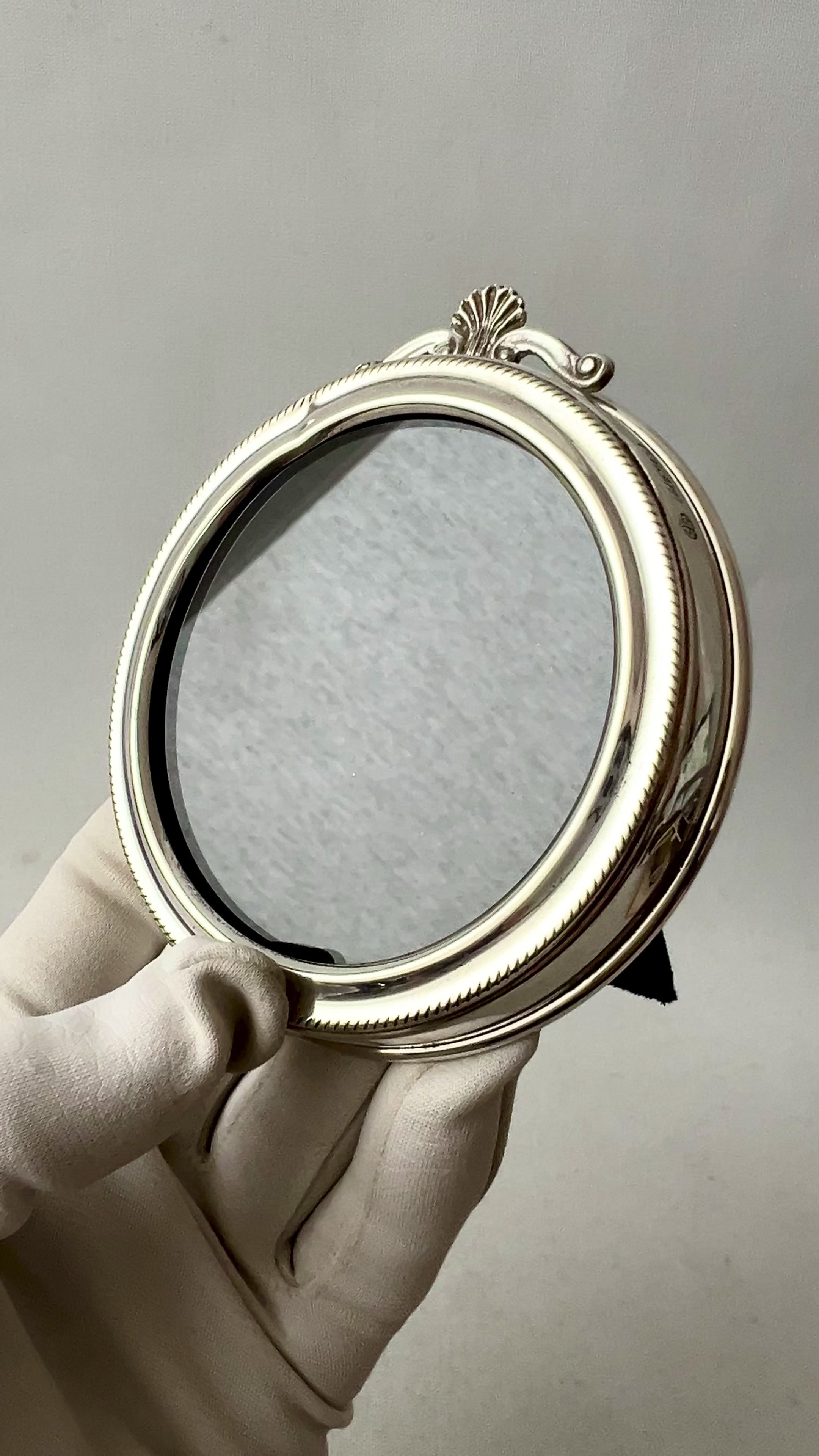 Sterling Silver Round Photo Frame Birmingham L.J.Millington Hallmarked