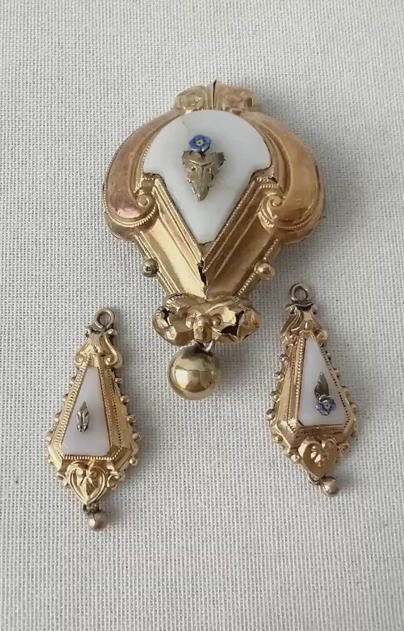 Biedermeier Gold Brooch with Matching Drops – Foam Gold & White Panel, Forget-Me-Not, c.1835–1850